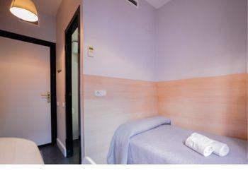 Residencia Universitaria San Agustin バルセロナ エクステリア 写真