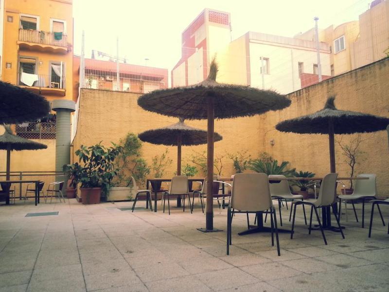 Residencia Universitaria San Agustin バルセロナ エクステリア 写真