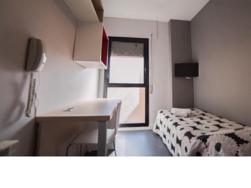Residencia Universitaria San Agustin バルセロナ エクステリア 写真